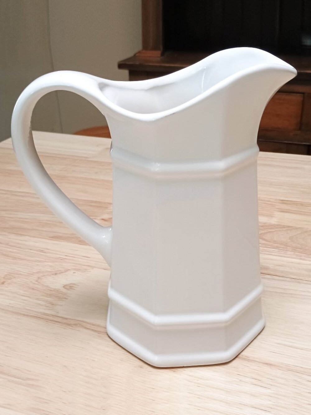 Vintage Pfaltzgraff Heritage White 32oz Pitcher, Stoneware, Octaganal, 7.5" Tall